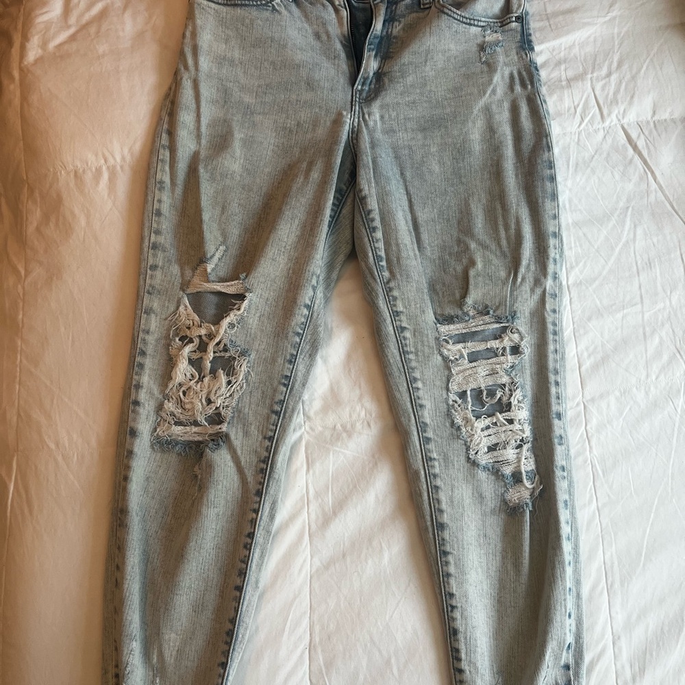 Eunina Blue Ankle Cropped Jeans with Distressed Details